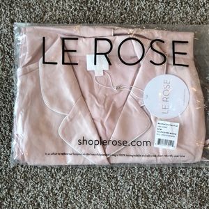 Matching Blush pajama shorts and top set!